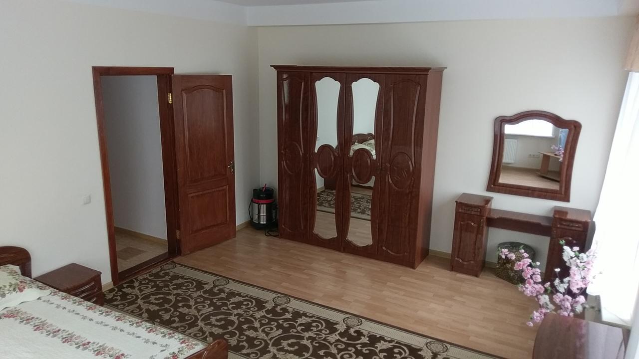 Sviatoshyn Aparthotel Kijów Zewnętrze zdjęcie